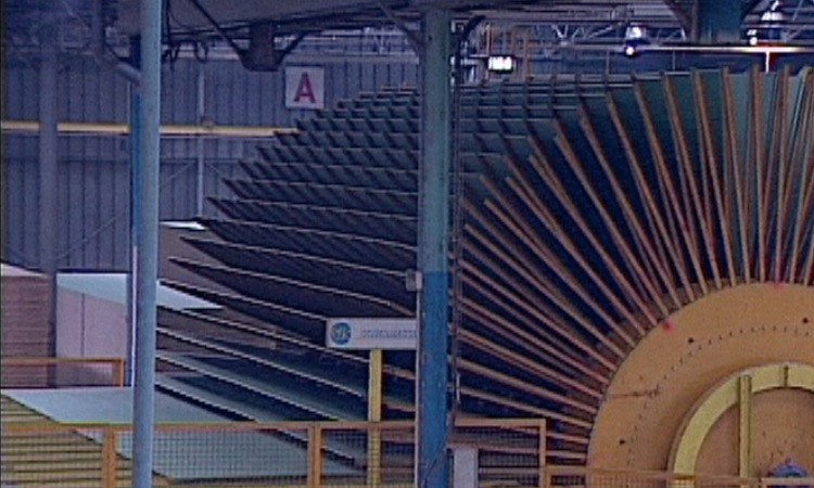 L'industrie du bois - La fabrication des panneaux de particules - 4mn 49s